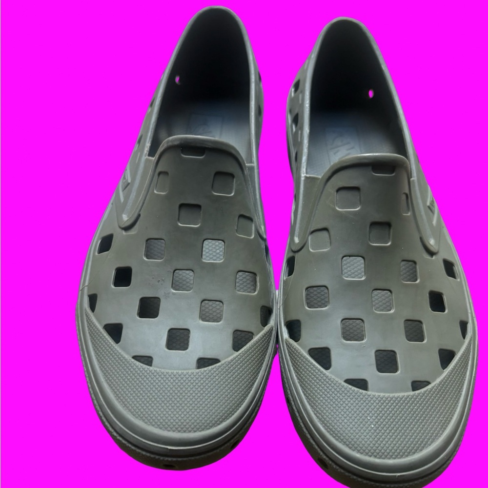 Vans Slip-On Ventilated Rubber Clog in Army Green Unisex Women’s Size 8